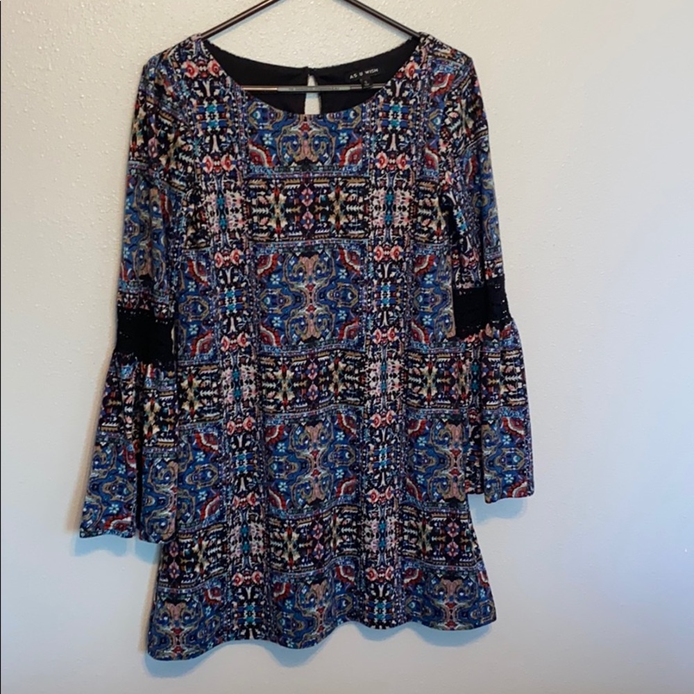 Cute dress!